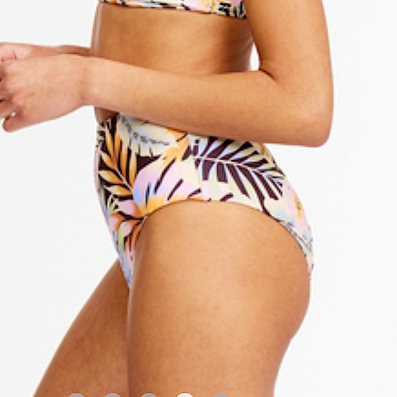 Billabong Reversible  Retro High Waisted Bottom - Picture 3 of 15